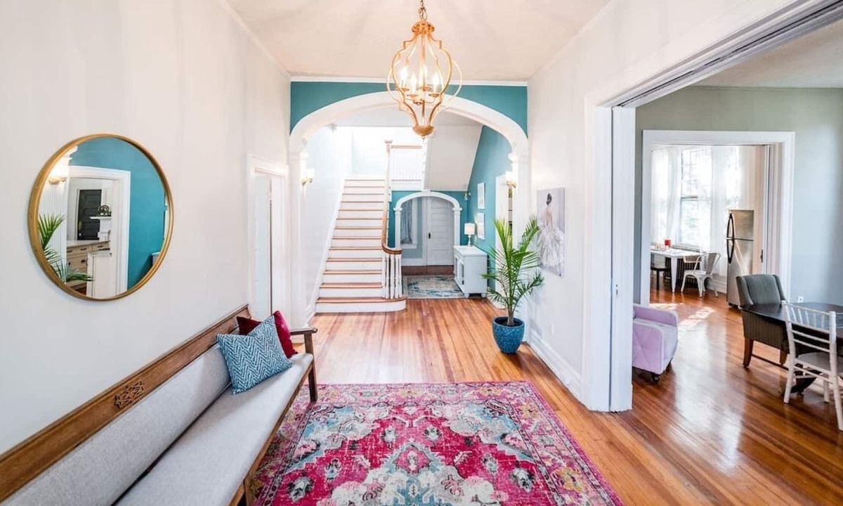 Daniels Hill House | Beautiful Victorian 6Br Home with Rec-room