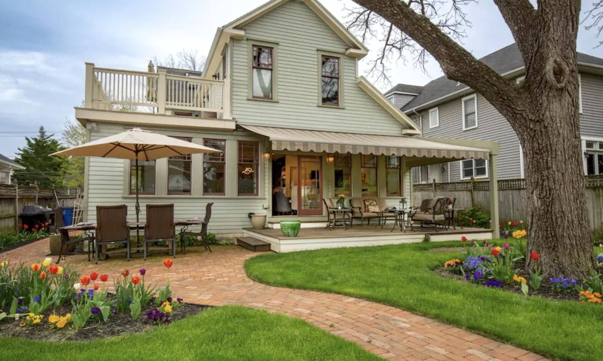 Eastport House | Beautiful Victorian in Great Eastport Location