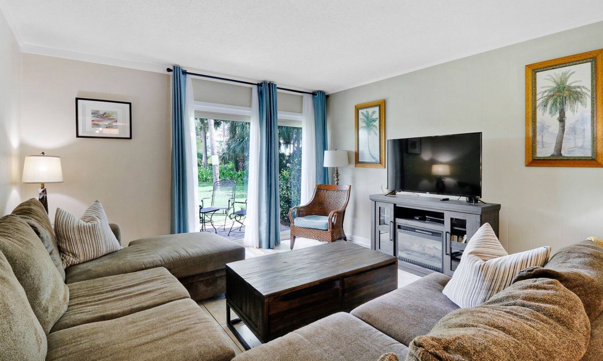 Hilton Head Island House | Beautifully Furnished w/ all the comforts of home! Just minutes to the beach