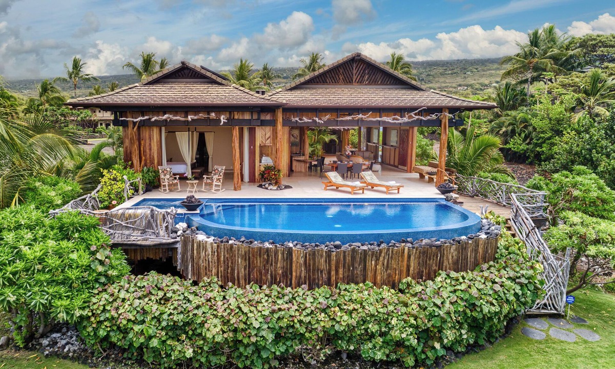 Kahaluu-Keauhou House | Beauty and Luxury Meets Oceanfront Paradise