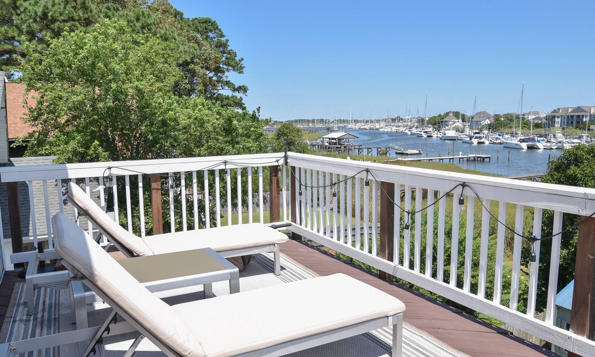Buckroe Beach House | Beauty For Ashes Retreat -Luxury Waterfront 2700 SQ FT; Buckroe Beach; Sleeps 10