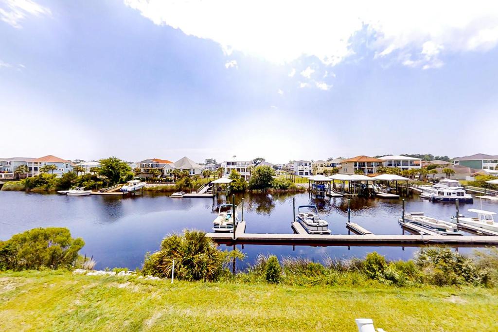 Carolina Yacht Landing Apartment | BeauView