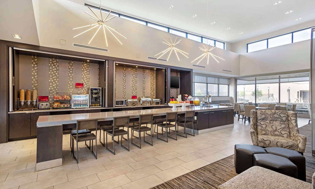 Warner Robins Hotel | Best Western Plus Executive Residency Rigby's Water World Hotel