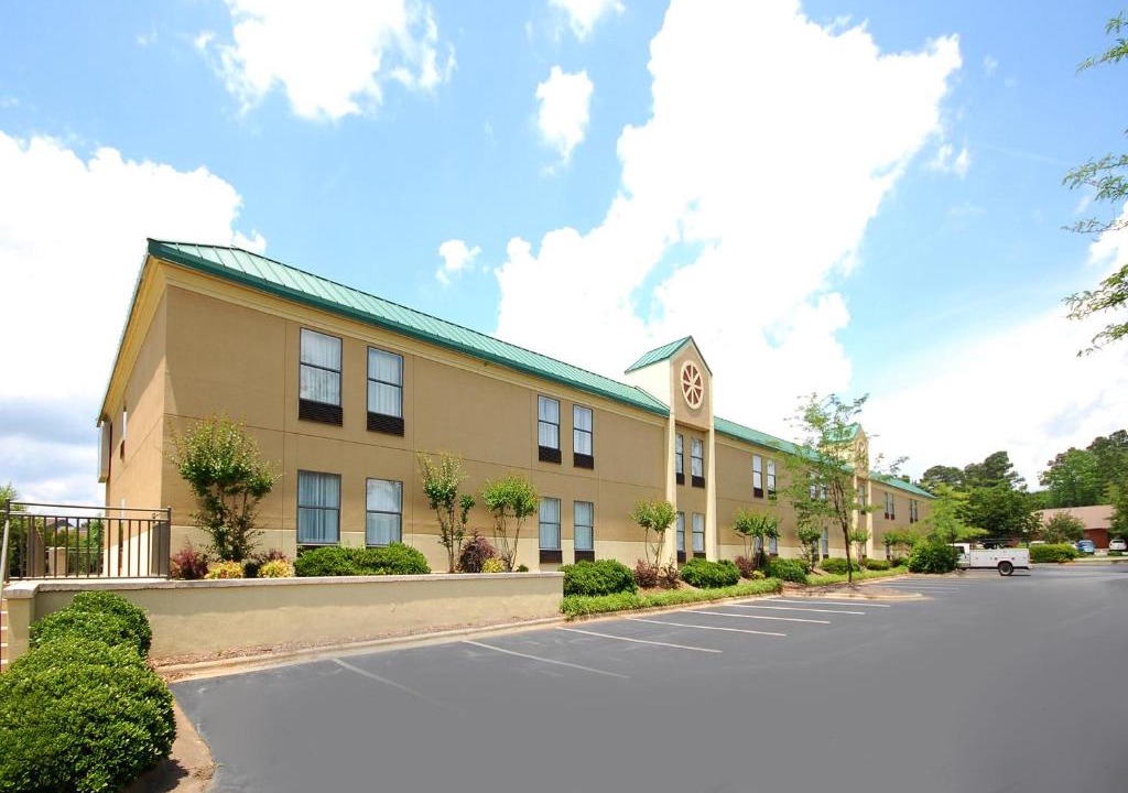 Southwest Raleigh Hotel | Best Western Plus Edison Inn