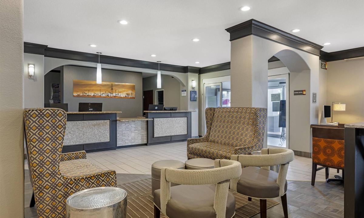 Levelland Hotel | Best Western South Plains Inn & Suites