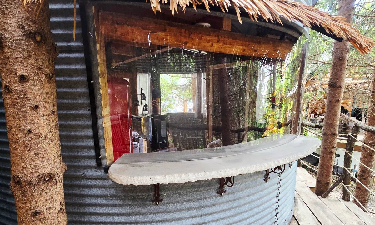Smithsburg Cabin | Bin There Treehouse - A Grain Bin treehouse!
