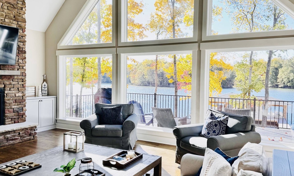 Mineral House | Bliss Lake Anna: Luxury Waterfront on the private side of Lake Anna