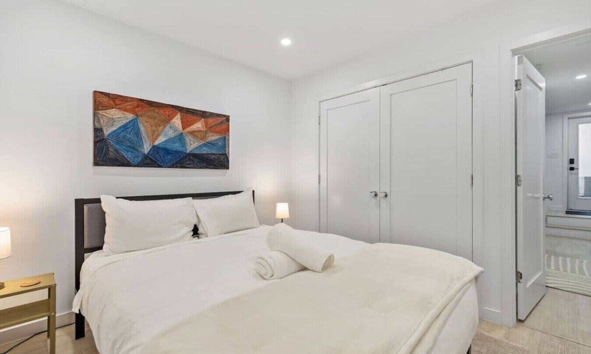 Bloomingdale Apartment | Bloomingdale Garden Home 1BR | Private Entry + W/D