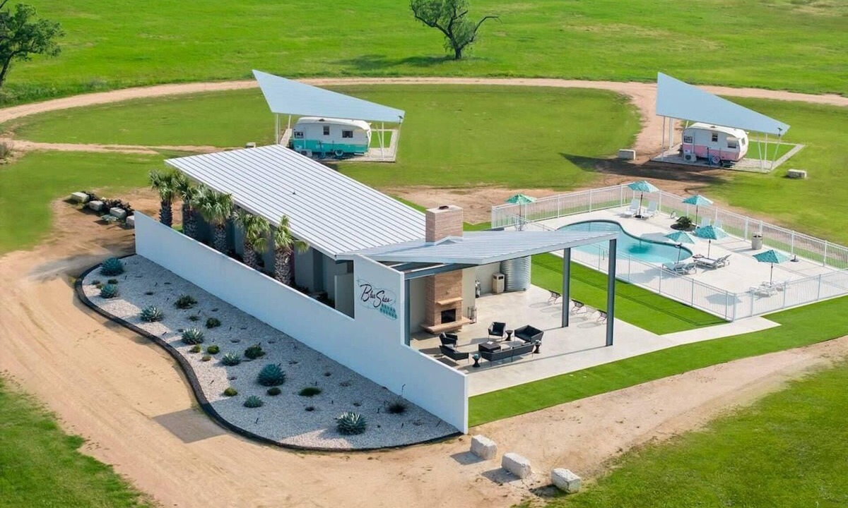 Willow City House | Blue Skies Resort | Glamping | Pool | Fireplace