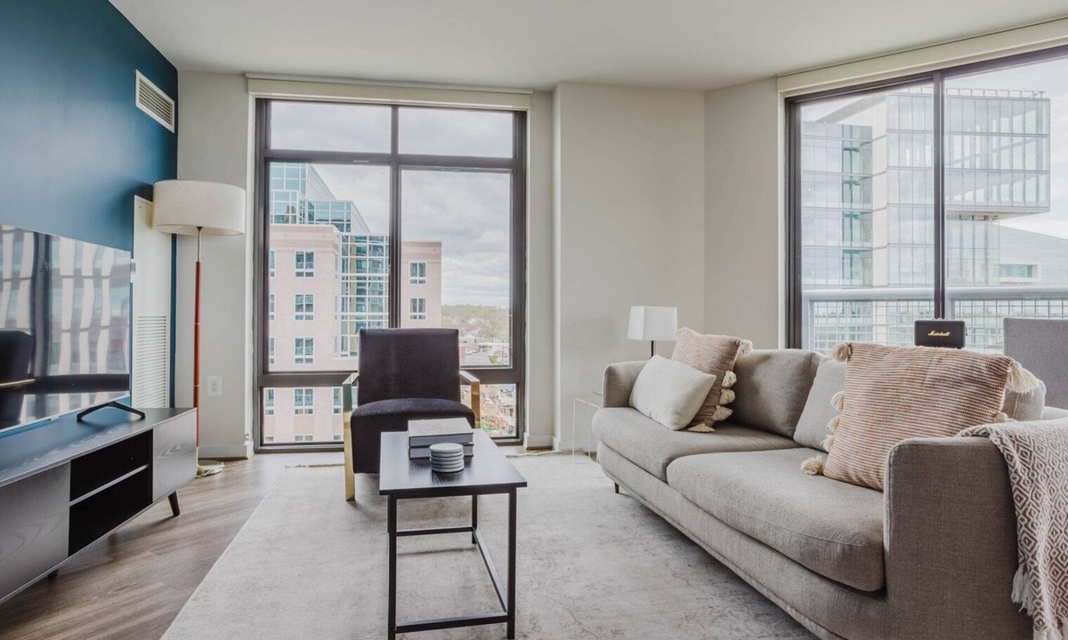 Ballston Apartment | Blueground | Ballston, pool, nr Arlington Park