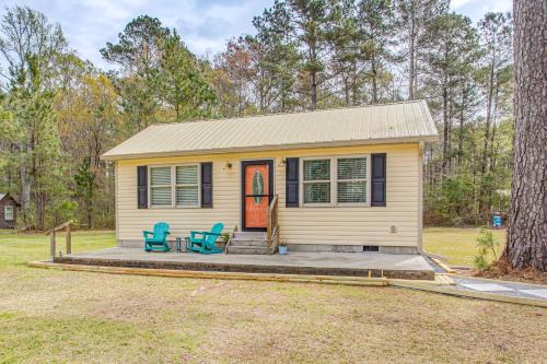 Bolivia House | Bolivia Basecamp w/Patio: 10 Mi to Oak Island