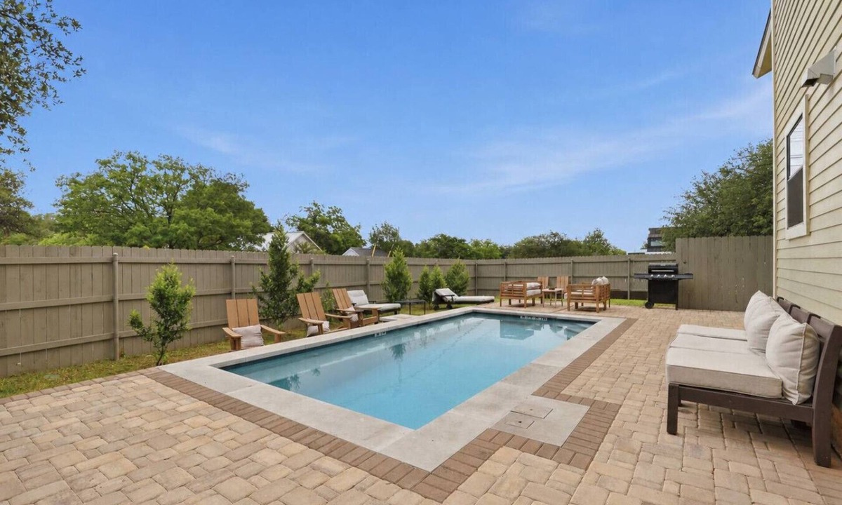 Bouldin House | Bouldin 6 bedroom with heated pool