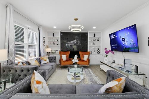 Grayson House | Brand New Modern Home 4BR-3BA Stylish Cozy
