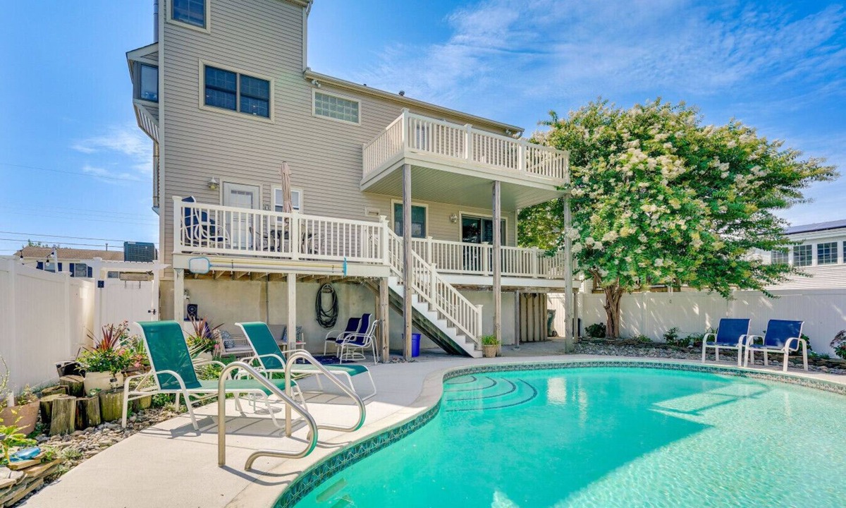 Brigantine House | Brigantine Golf View Retreat w Pool & Game Room