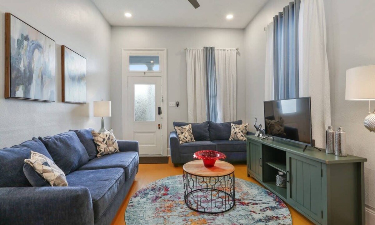 Algiers Point House | Bright 2 BD Algiers Point Home Steps to NOLA Ferry