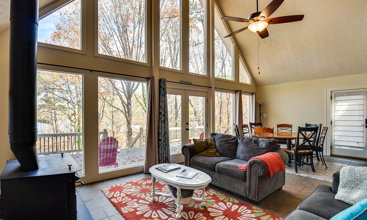 Buckhead House | Buckhead Home w/On-Site Lake Oconee Access!