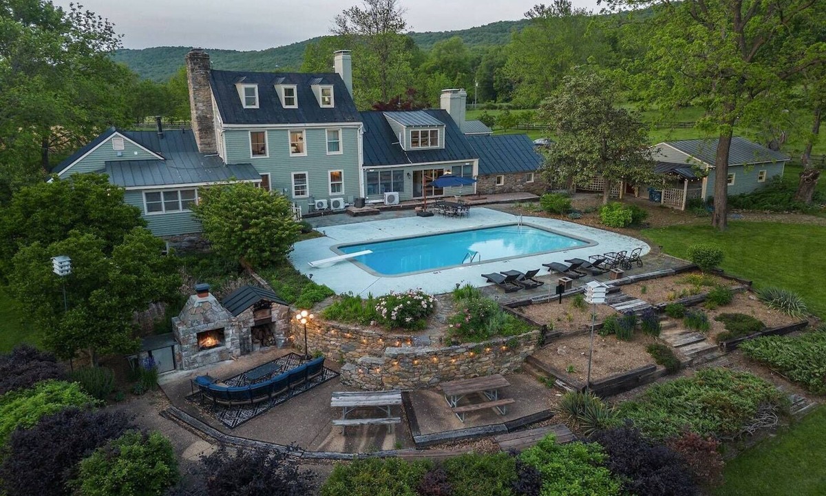 Millville House | Buckskin Manor - Historic, Pool, 66 Acre Vineyard