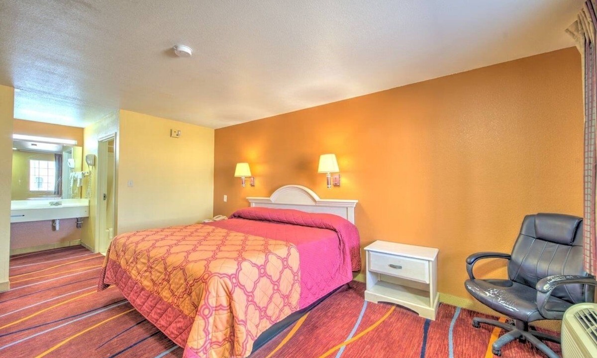 Harker Heights Hotel | Budget-Friendly Military Base: 5 Mi to Fort Cavazos | Free Parking