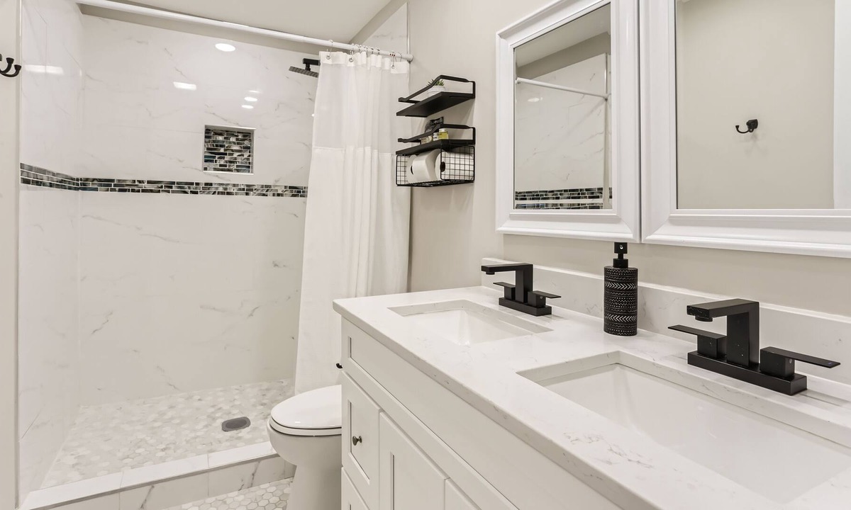 East Durham House | Bull City Bliss: Tranquil 3 BDR Haven near Duke