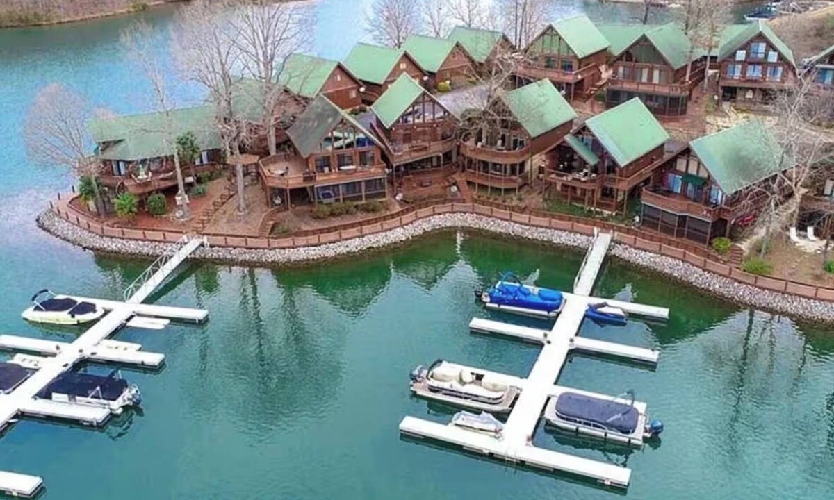 Six Mile Cottage | Cabin on Lake Keowee - Dock Slip Included