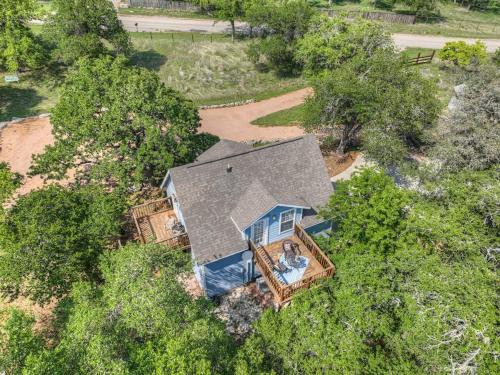 Fredericksburg House | Cactus Flower Treehouse-Pet Friendly-Hill Country Views!