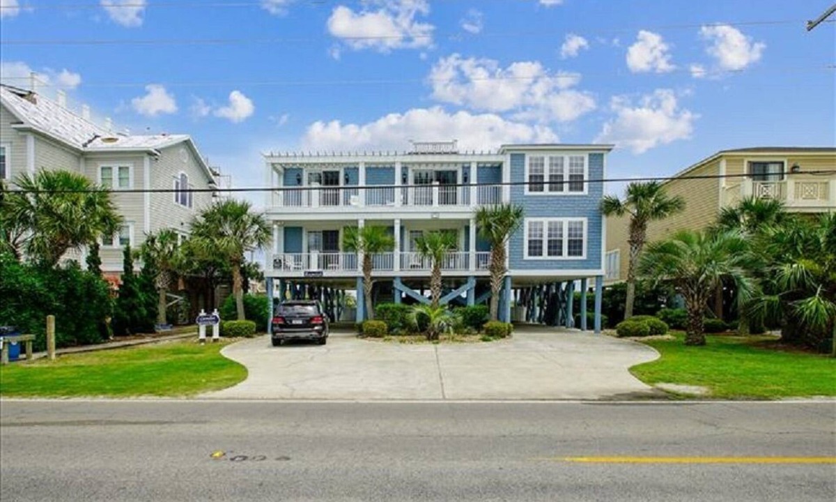 Murrells Inlet House | Camelot! Direct Oceanfront !