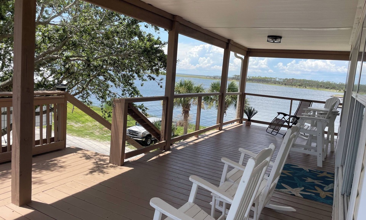 Horseshoe Beach House | Canal-Front retreat in Sunny Florida with Beautiful Gulf Views