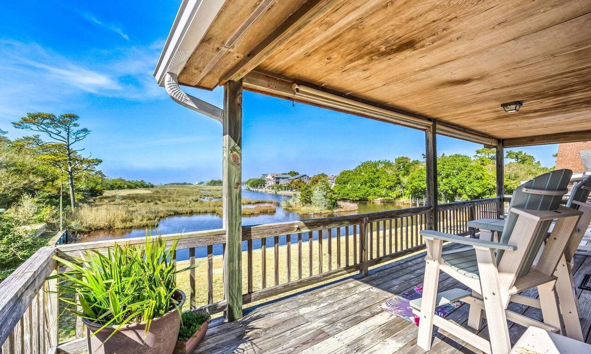Brigands' Bay House | Canalfront, Cozy 3BR with Amazing sound views!