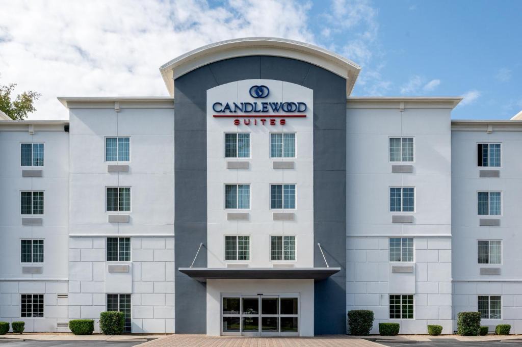 Mount Mourne Hotel | Candlewood Suites Mooresville Lake Norman,NC by IHG