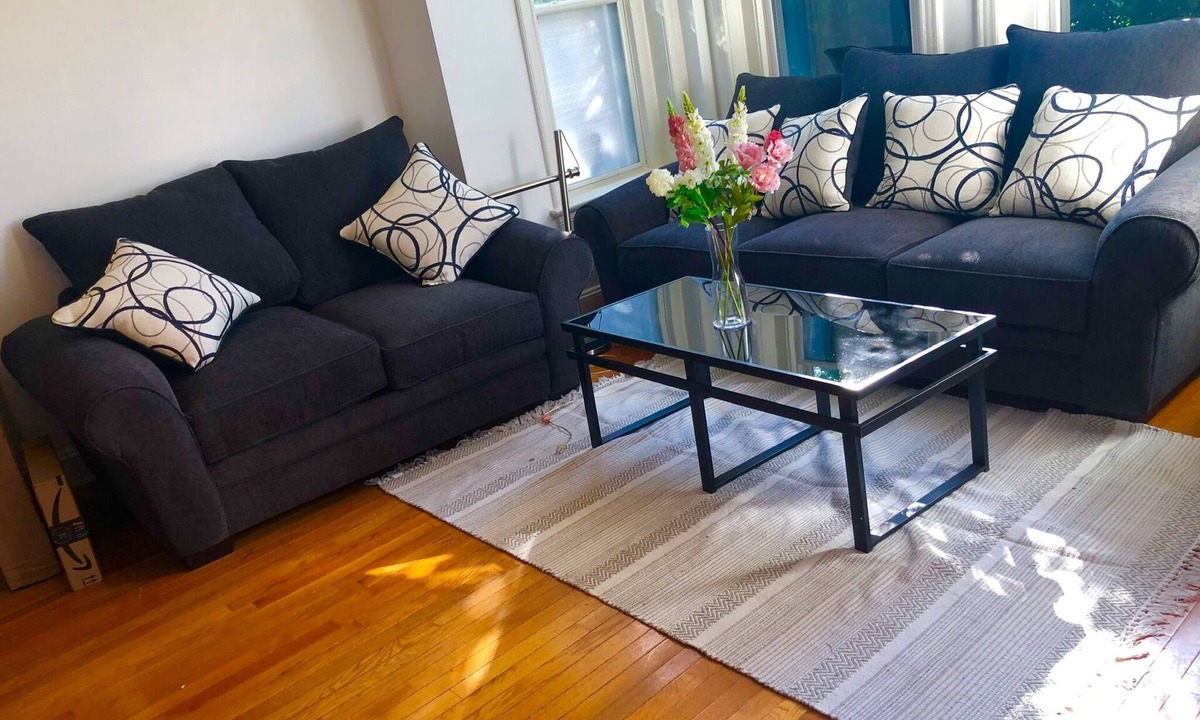 Bloomingdale House | Capiitol Hill North .The apartment is walking distance from the US Capitol