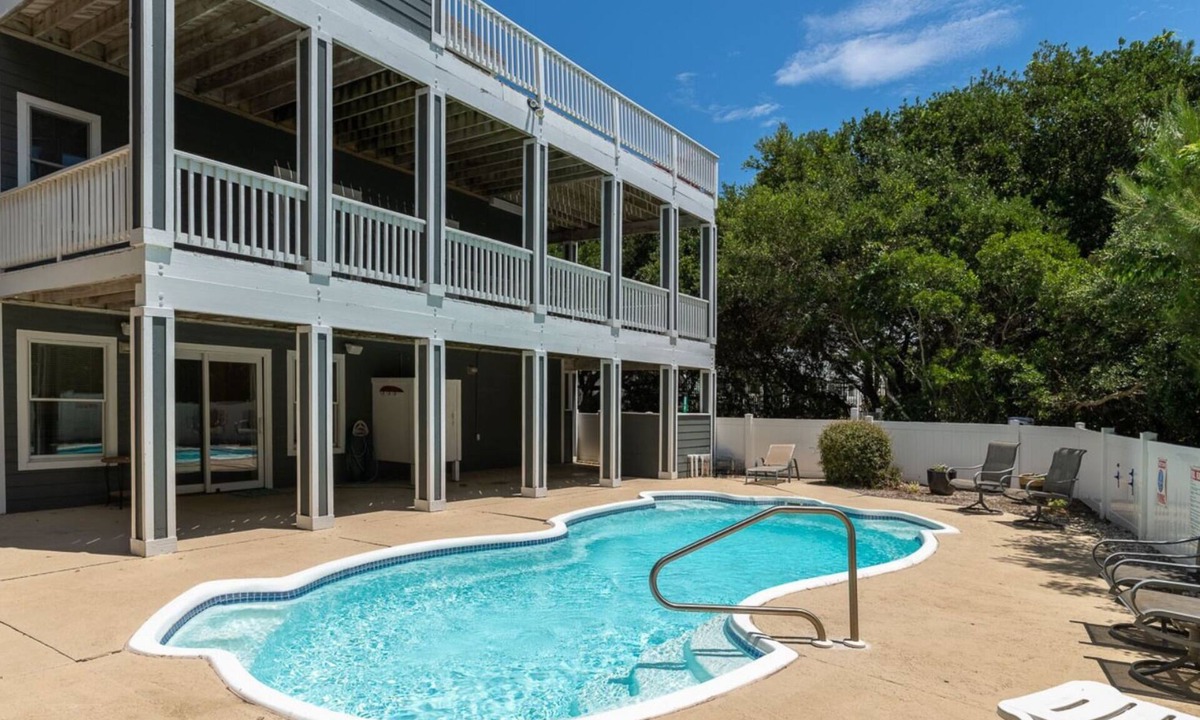 Corolla House | Captain's Choice 5 Bedroom home w/Private Hot Tub!