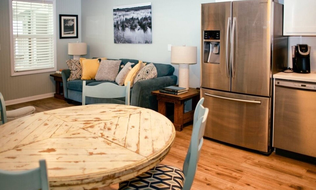 Ocracoke Cabin | 'Captain's Quarter' Bluff Shoal Motel - Apartment