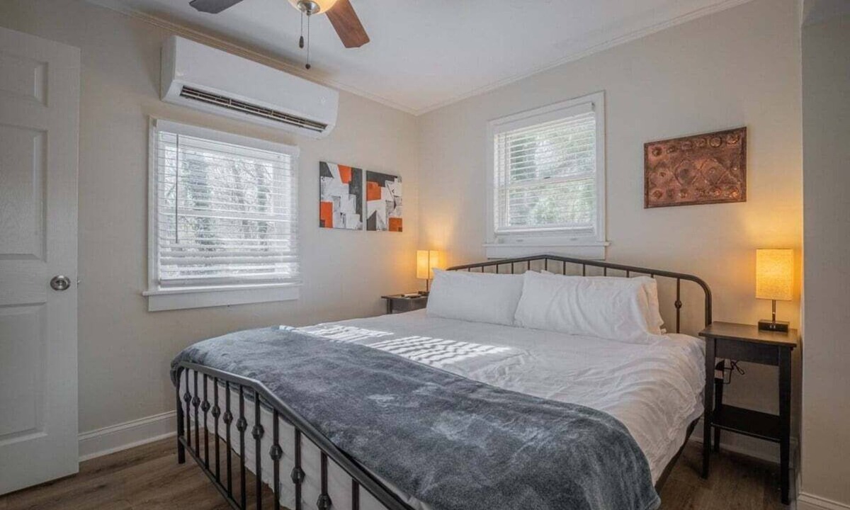 Athens Cottage | Cara's Cottage - 2 Miles From Sanford Stadium