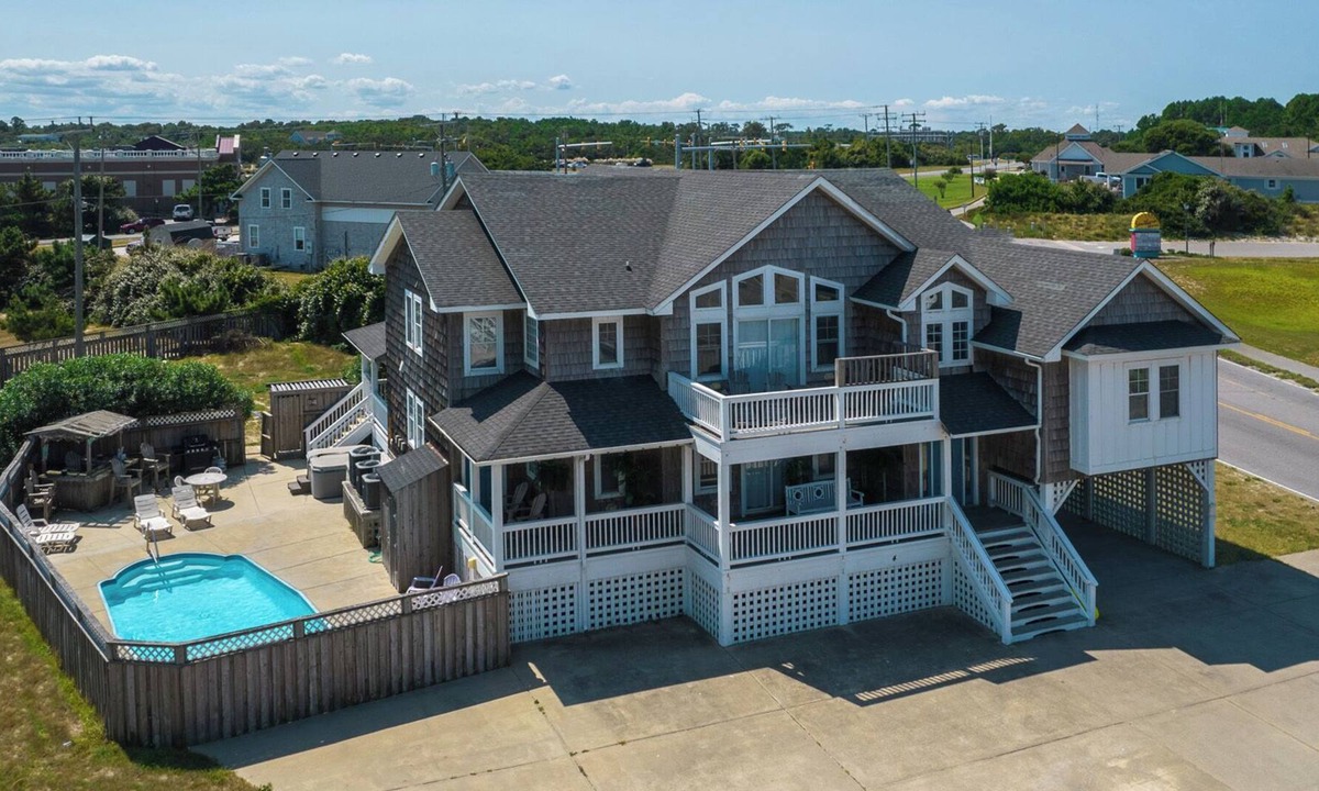 Southern Shores House | Caribbean Breeze: Awesome home perfect location and short walk to the beach