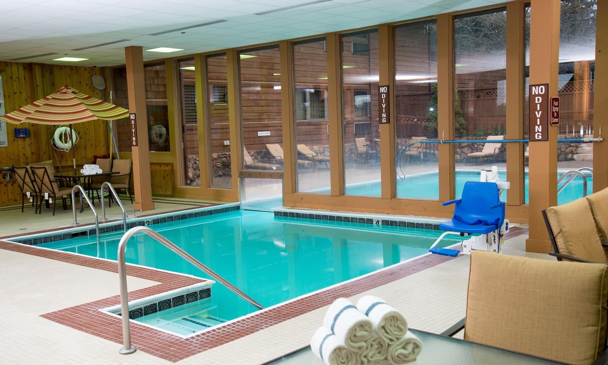 Adrian Hotel | Carlton Lodge Adrian