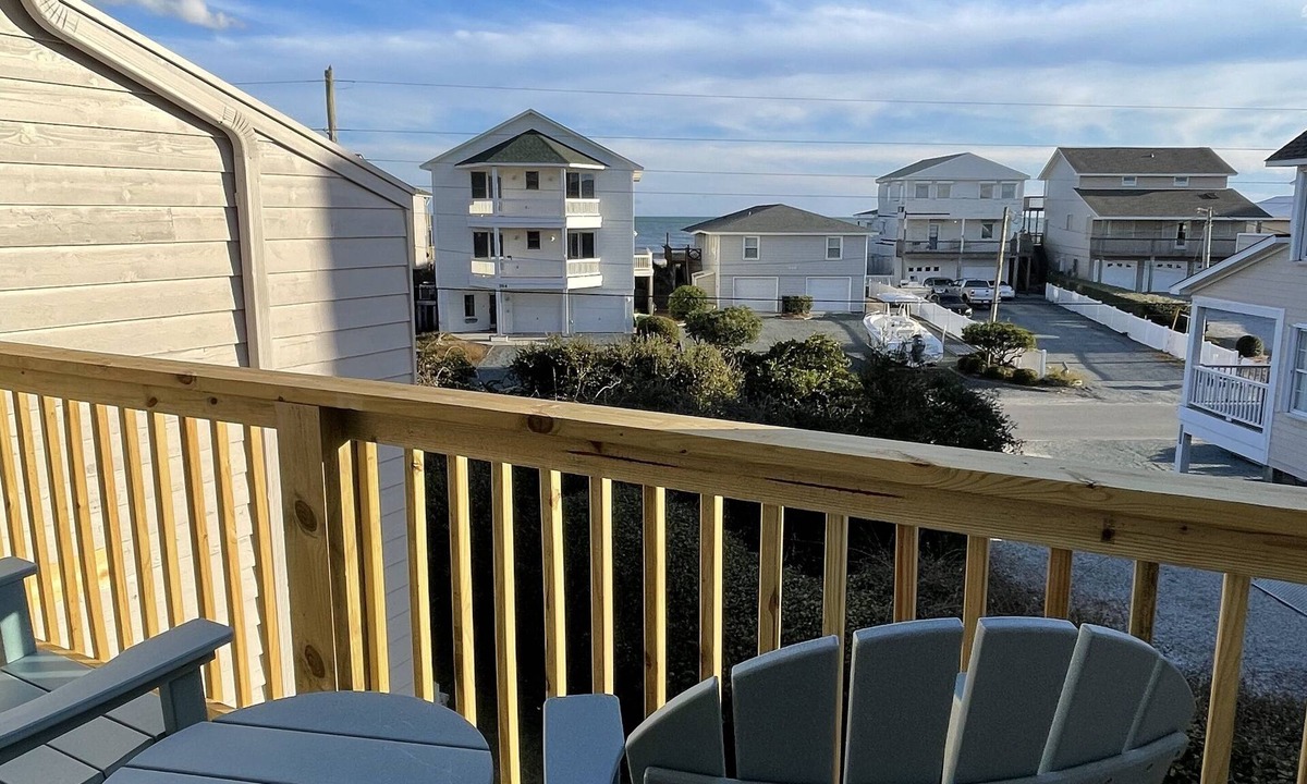 Surf City House | Carolina Breeze Townhouse Surf City, NC Turtle Cove community Pool/Beach/Park