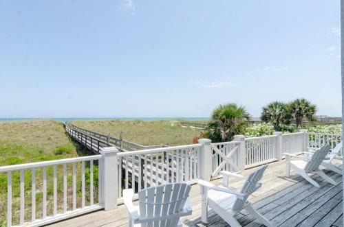 North Carolina Coast House | Carolina Comfort Lower by Bryant Real Estate