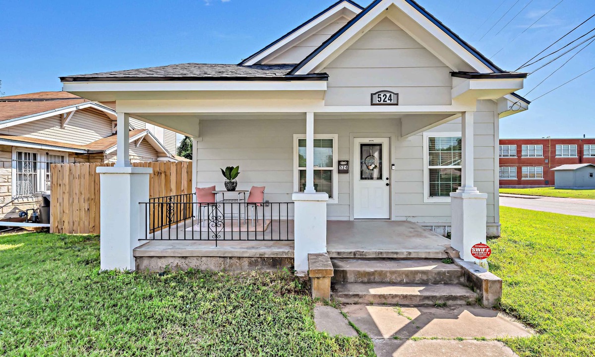 East Riverside House | Casita de Ruthie- 5 Minutes to Silos