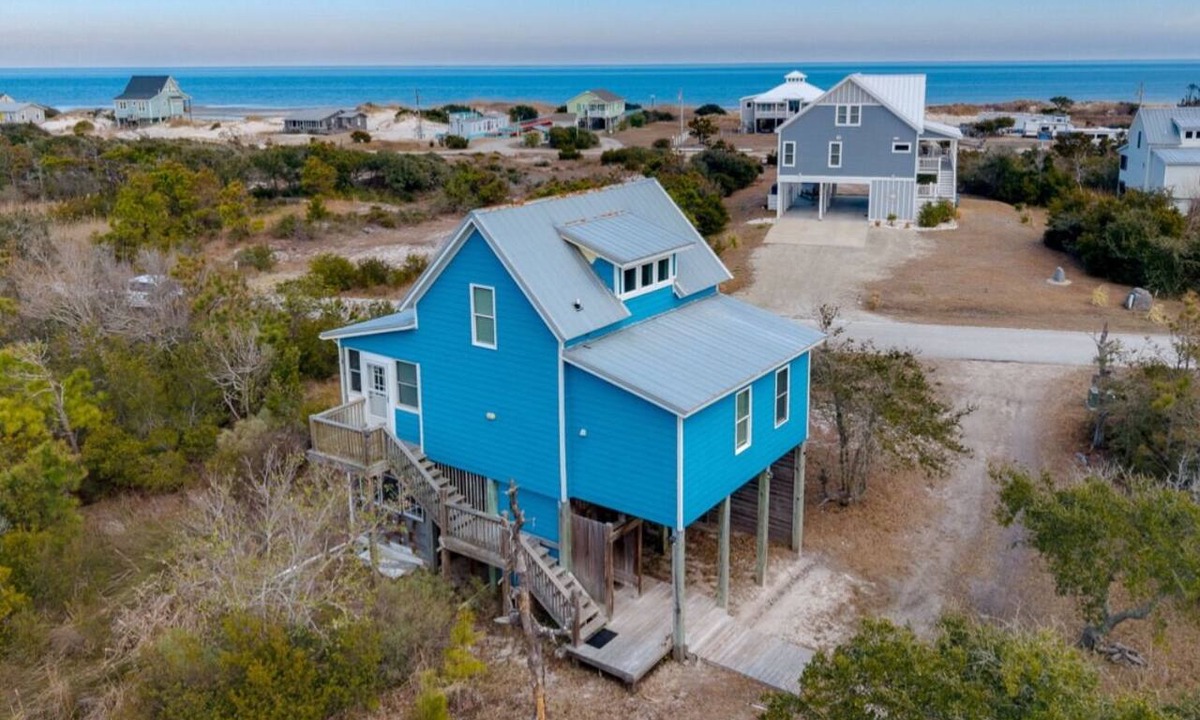 Cedar Island House | “Castaway Cottage” Serenity At Its Finest” Cedar Island, NC Secluded Getaway