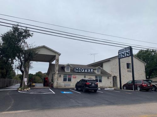Bertram Hotel | Cedar Creek Inn