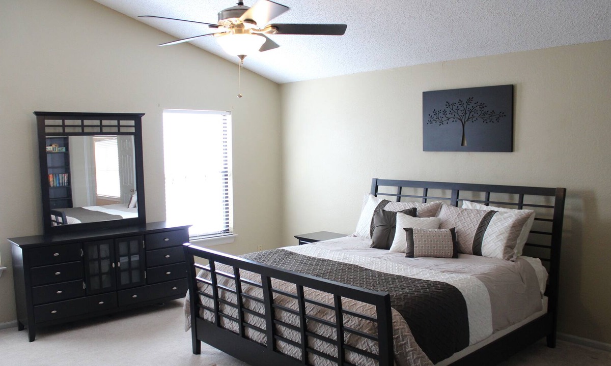 Flower Mound House | Central Location in Family Friendly Neighborhood