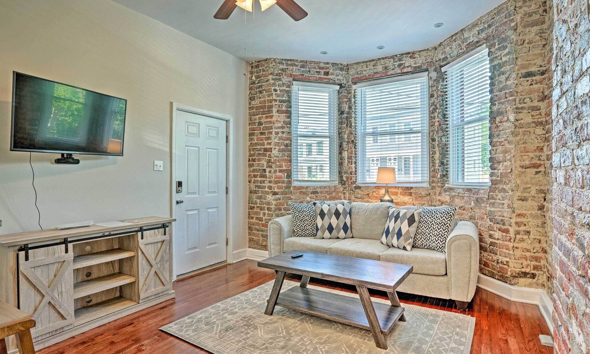 Church Hill Apartment | Centrally Located Richmond Apartment w/ Yard!
