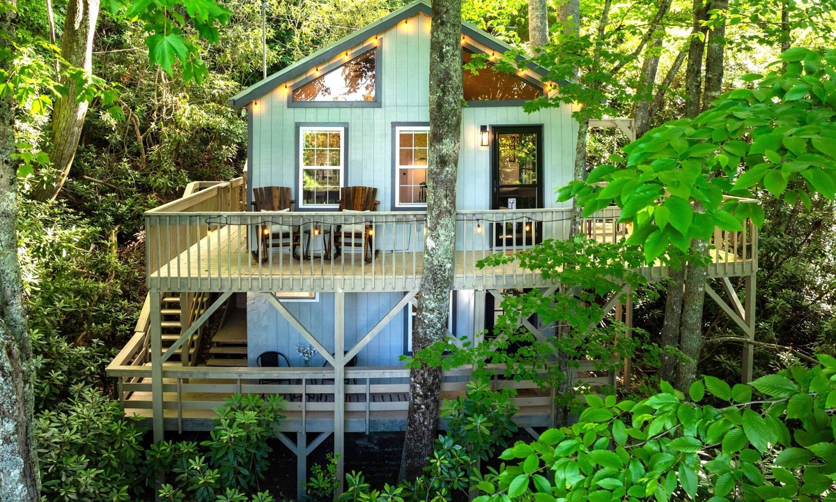 Mill Ridge Ski Chalet | Chalet w/View, Pool, Firepit near Boone, Blowing Rock, Ski Resorts, App State