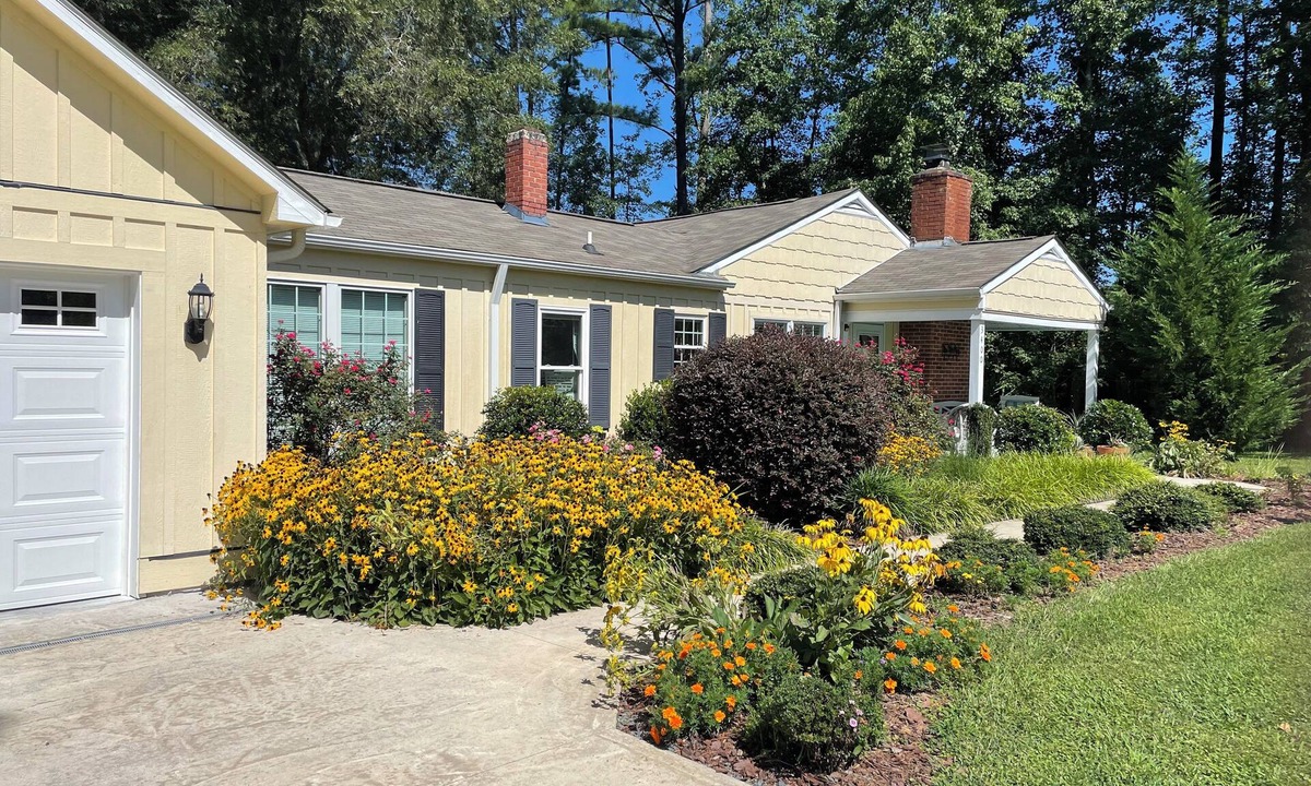 Chapel Hill House | Chapel Hill, 3 br, 2 ba, 1 car garage, fenced yard, fully furnished, monthly.