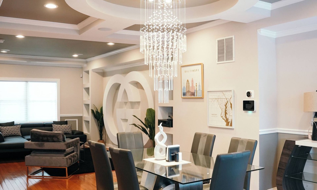 East Arlington House | Charm City Luxury 4 Bedroom Brick Home