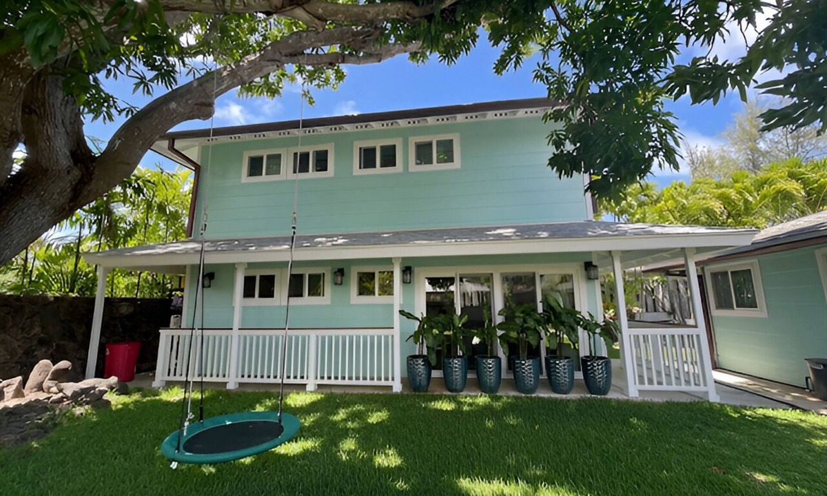 Kailua Apartment | Charming 1.5 bedroom cottage, fully furnished in a great location!
