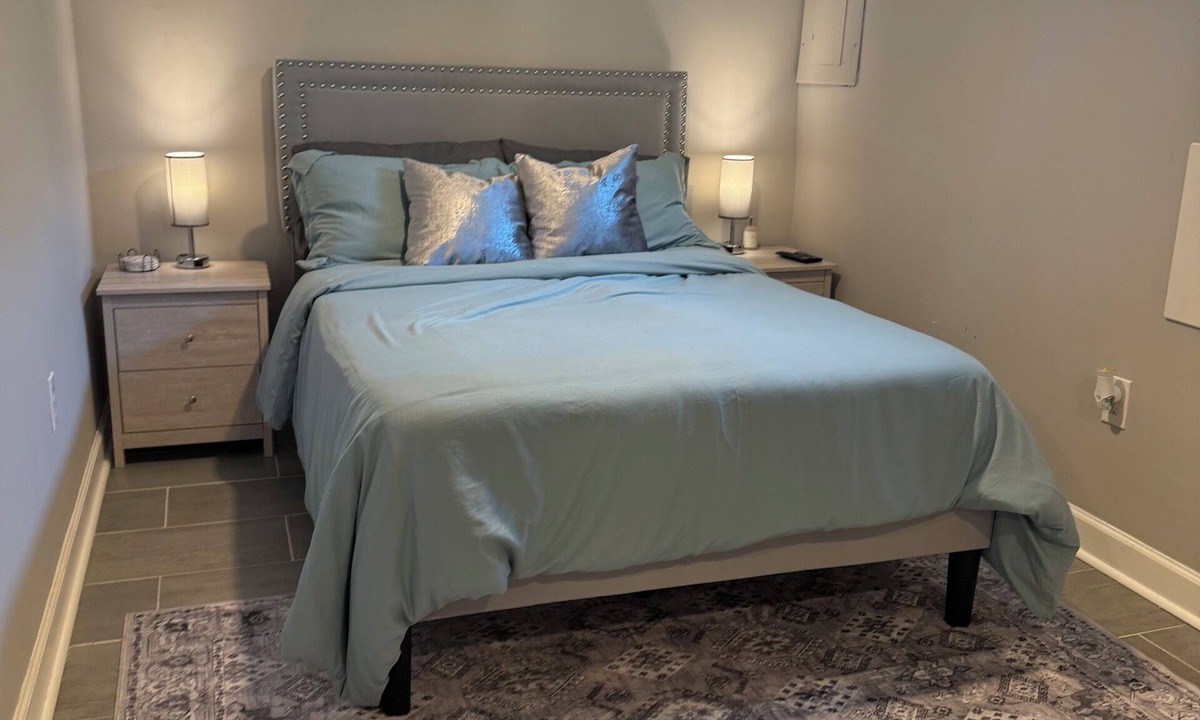 Washington Highlands House | Charming 1-bedroom basement apt with AC in the heart of southeast Washington