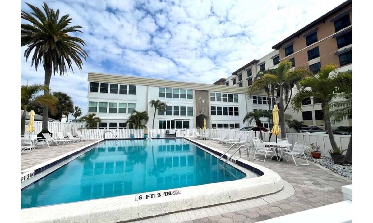 Bay Esplanade Condo | Charming 2-bedroom condo by Clearwater Beach
