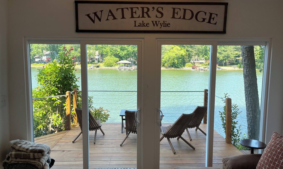 Lake Wylie Cottage | Charming 2-bedroom cottage on Waters Edge on Lake Wylie!