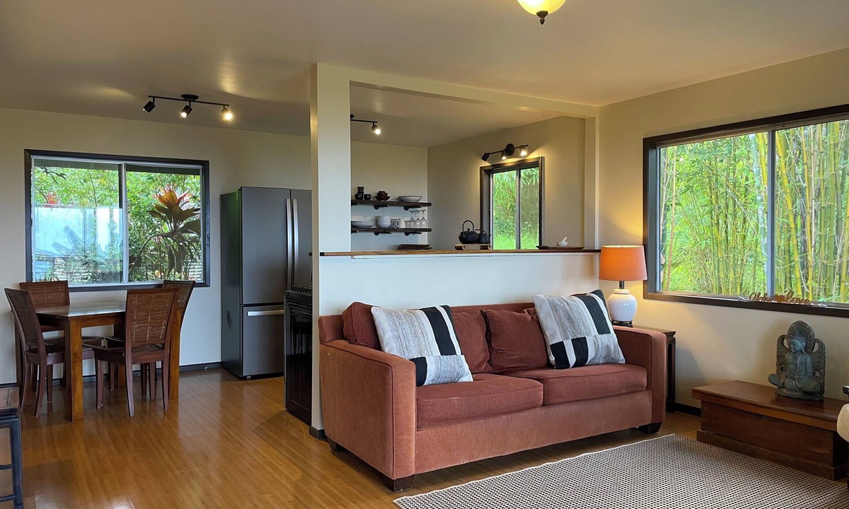 Honaunau-Napoopoo Apartment | Charming 2-bedroom apartment on beautiful farm in Honaunau with WiFi